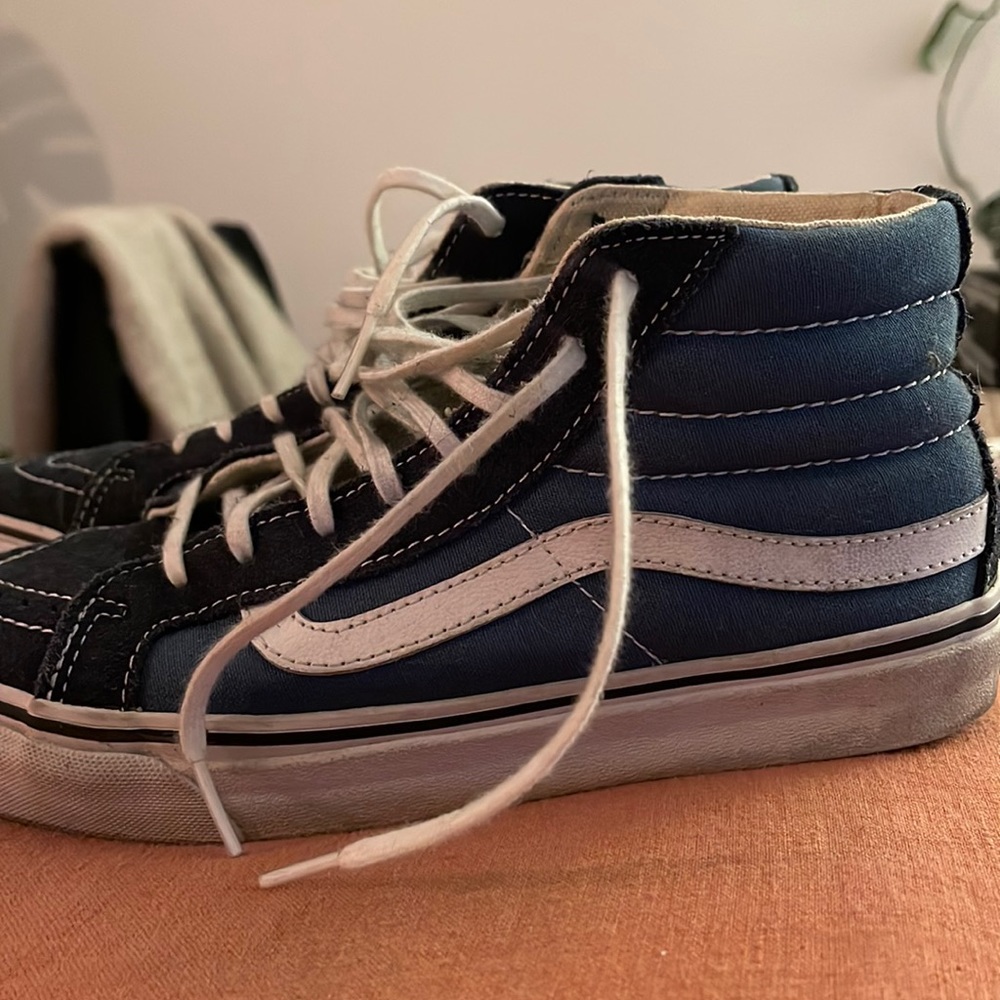 Vans Sk8 Hi Shoes in Navy/White Size 8.5